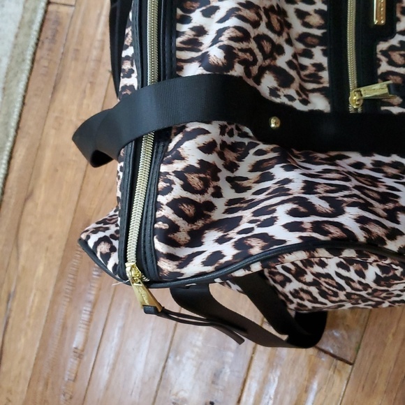 Juicy Couture Leopard Print Weekender Travel Duffel Bag - Picture 2 of 14